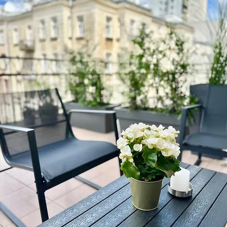 Lägenhet Smolna Terrace & Center